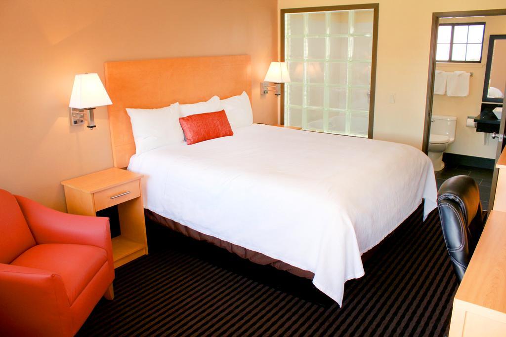 Travelodge By Wyndham บาเยโค ภายนอก รูปภาพ