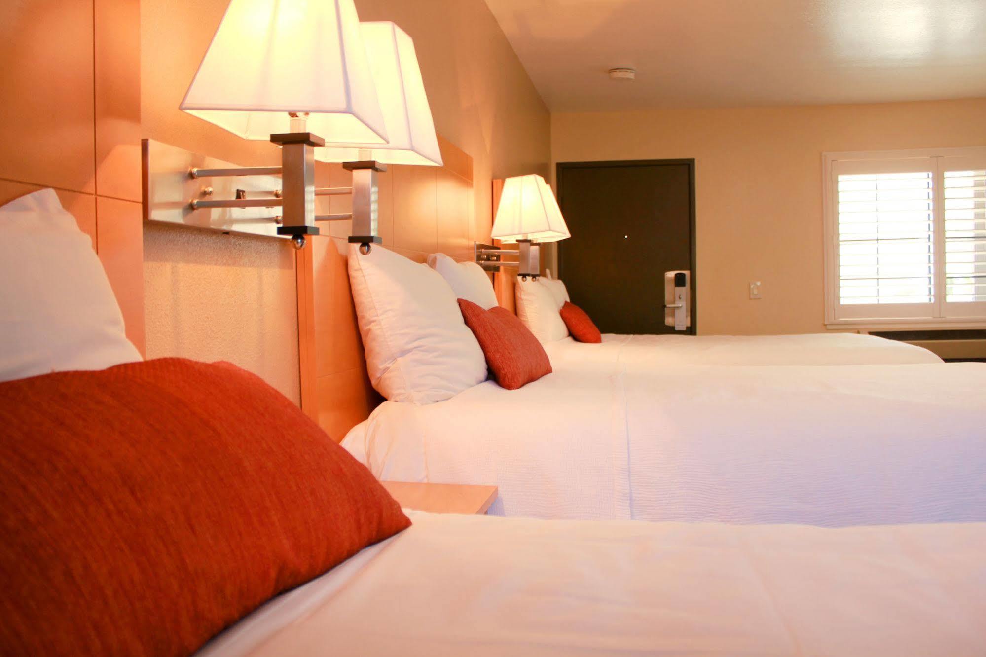 Travelodge By Wyndham บาเยโค ภายนอก รูปภาพ