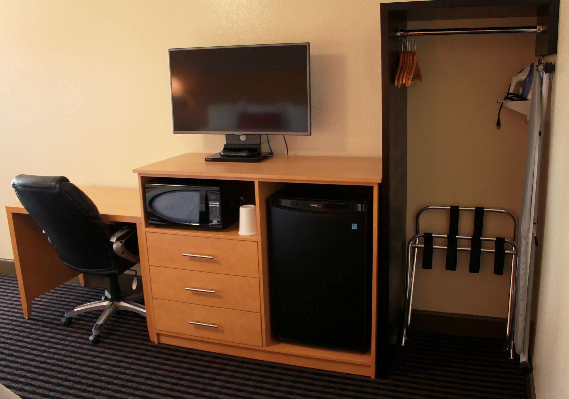 Travelodge By Wyndham บาเยโค ภายนอก รูปภาพ