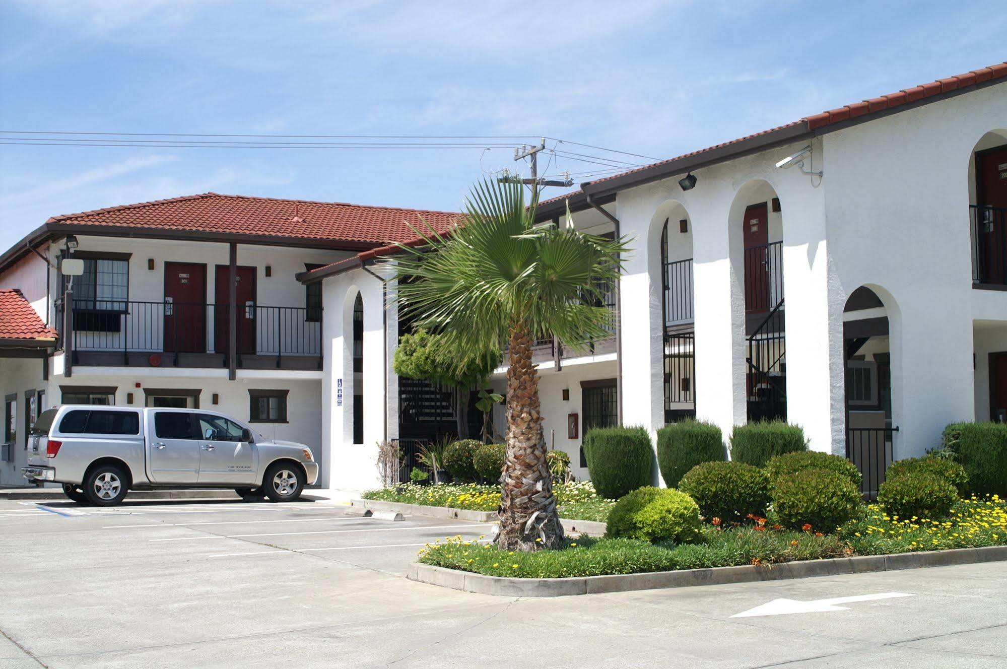Travelodge By Wyndham บาเยโค ภายนอก รูปภาพ